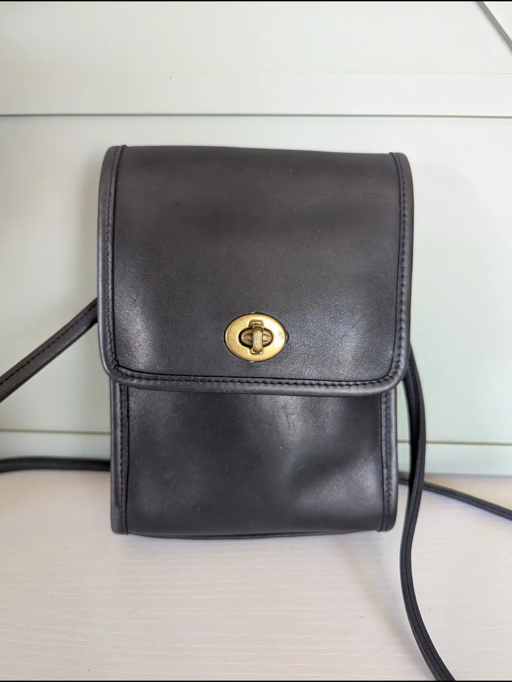 classic Vintage Coach Scooter Bag, a highly popular crossbody silhouette